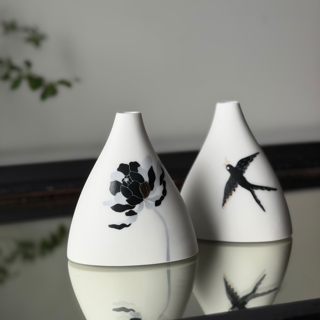 【加藤真雪】 芍薬と鳥 三角一輪差し 　