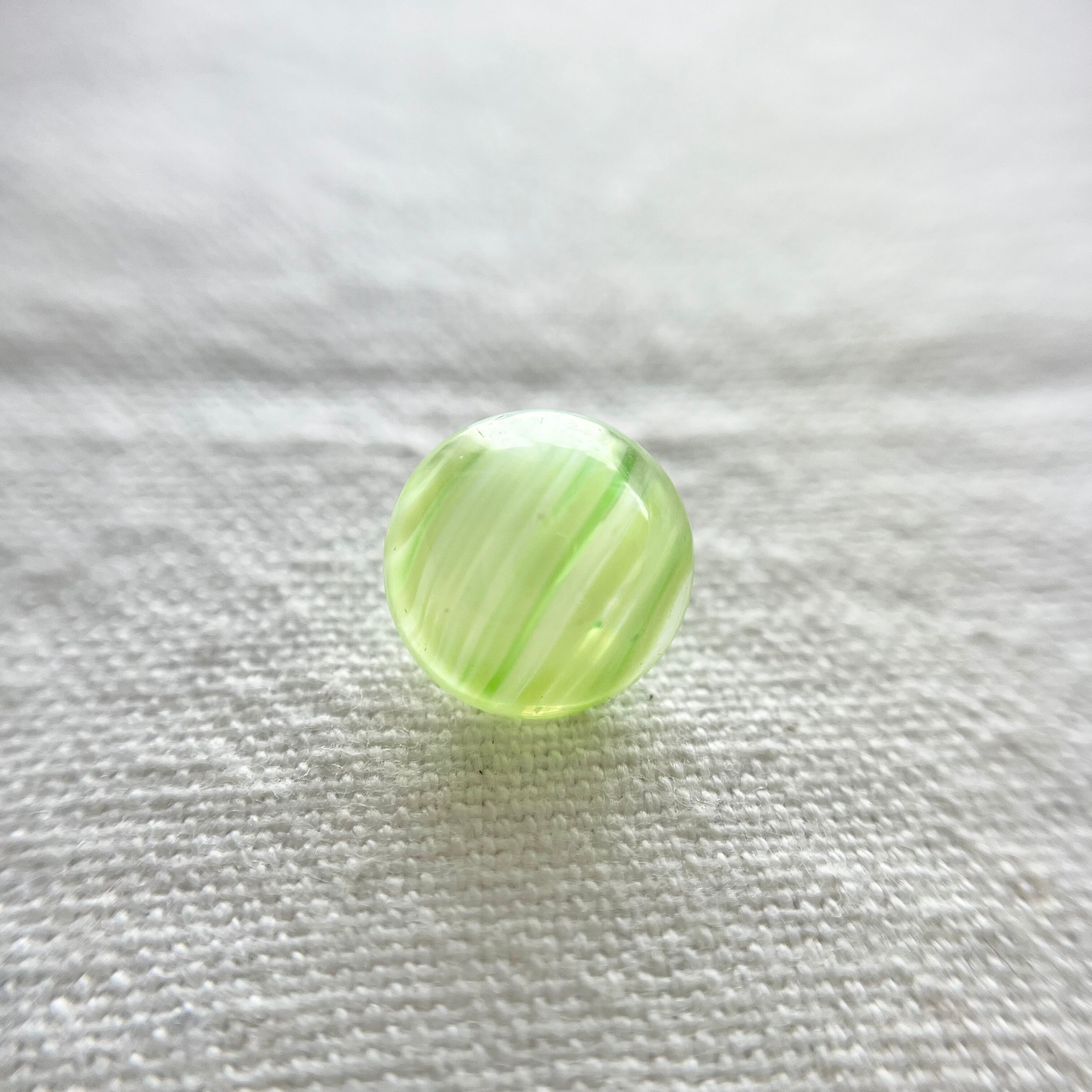 ドイツ クリアライトグリーンマーブル 13㎜