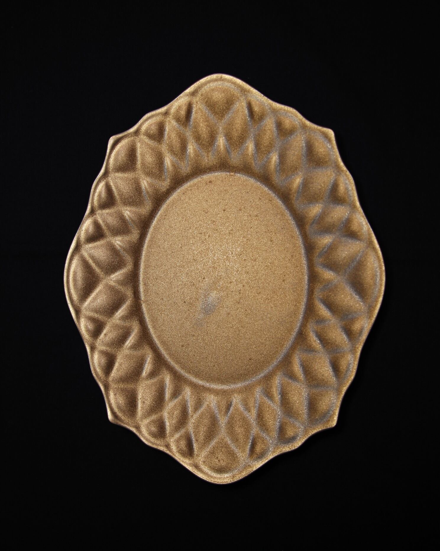 Cushion Plate Alchemia L / 宮下将太
