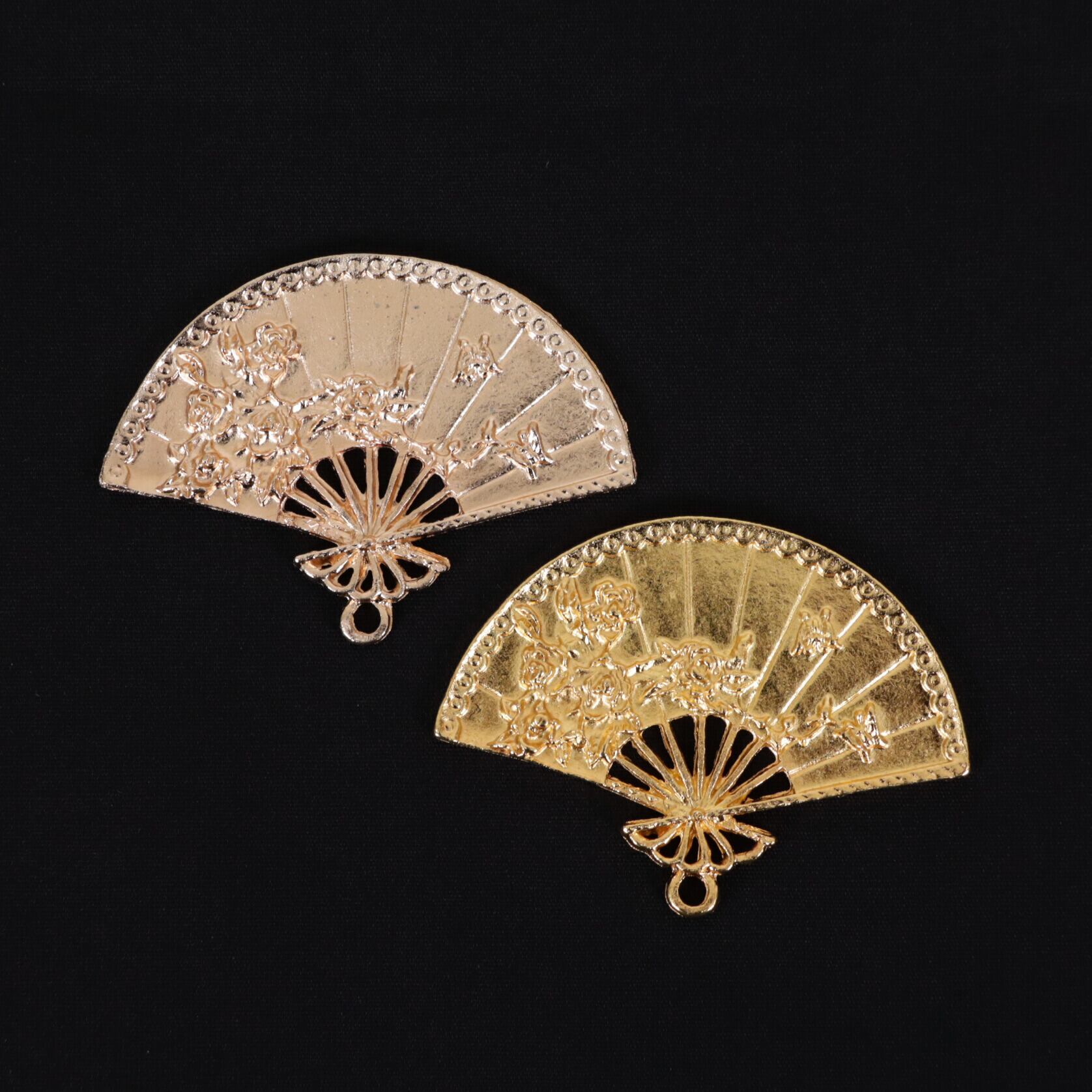 花と蝶の絵柄 扇 パーツ 金属 02000076 ハンドメイド 装飾 飾り