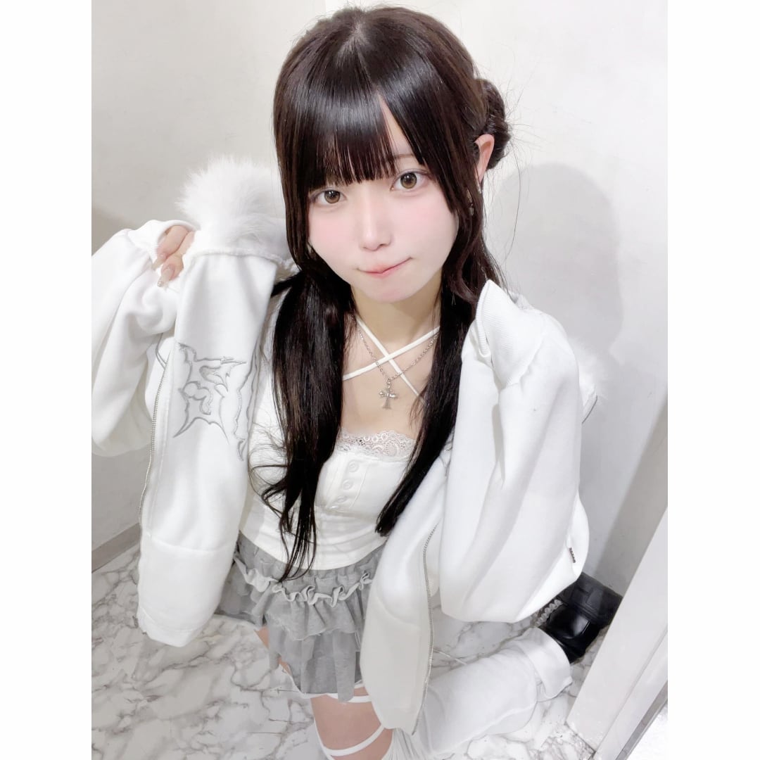 1/3新着】メタルクロスフードファーZIPパーカー(裏起毛