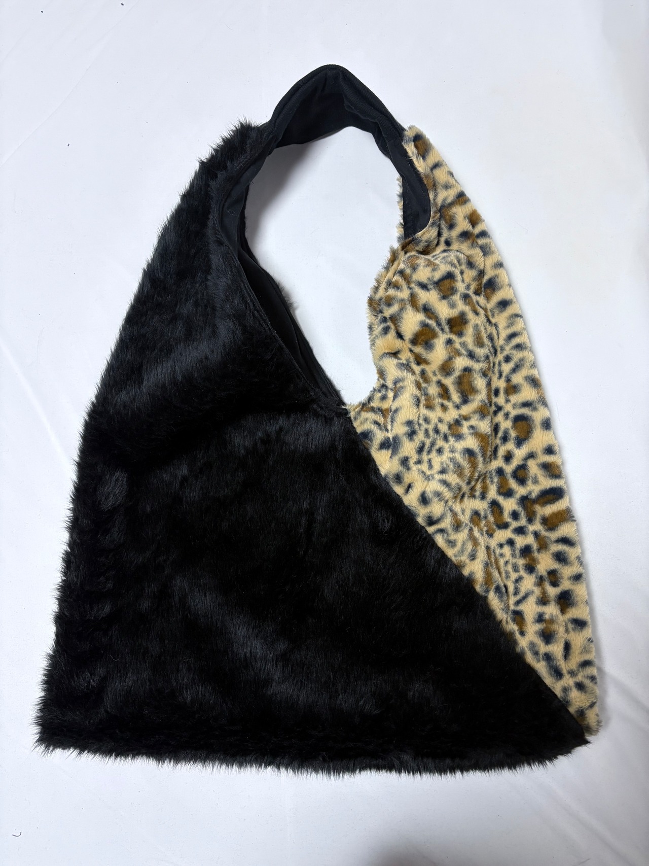 UNFINISHED ショルダーファーバッグ26019