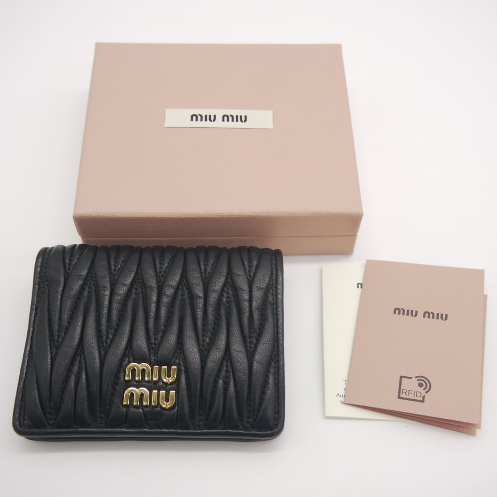Miu Miu ミュウミュウ マテラッセレザー 2つ折財布 コンパクト