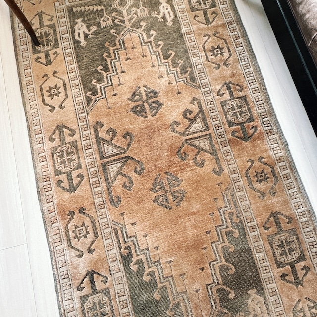 トルコ ヴィンテージラグ TR047 | ウシャク | 104cm × 219cm