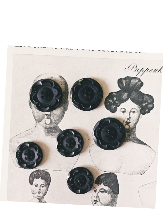フランス 1900s 幾何学の黒花とgalalithe製ボタンセットb アンティーク