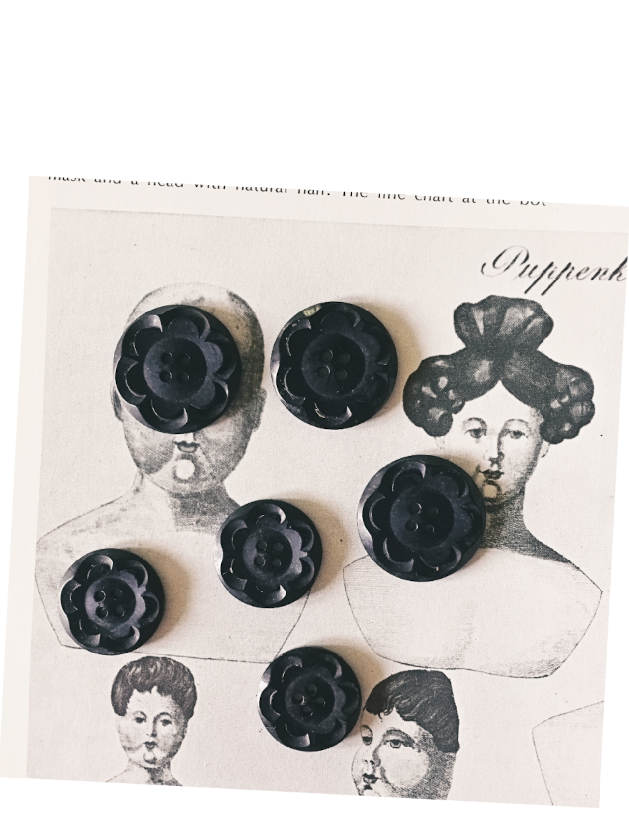 フランス 1900s 幾何学の黒花とgalalithe製ボタンセットb アンティーク