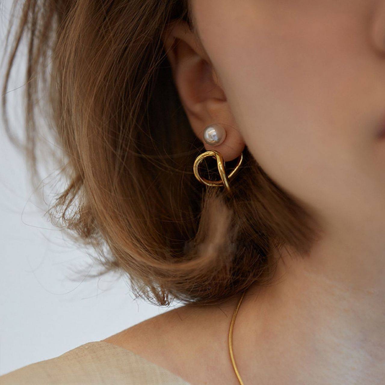 パールツイストデザインピアス(2color) ACC1396