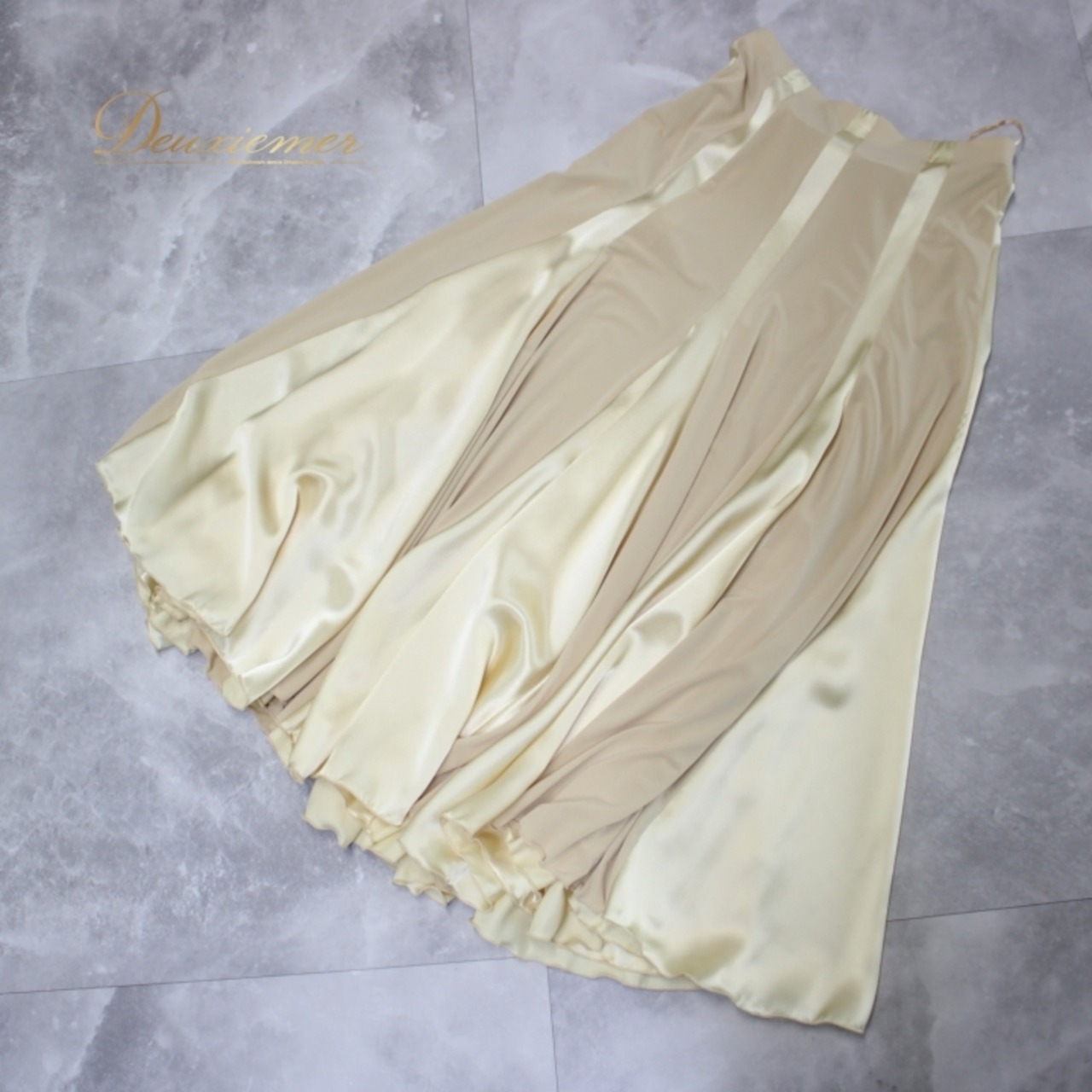 社交ダンス 衣装 スタンダード スカート レッスンウェア 練習着 オールシーズン シャンパンゴールド系 無地 光沢感 シンプル 華やか ベージュ系 ダンスウェア スカートエレガント ストレッチ素材 薄手 おしゃれ 膝丈 丸みシルエット レディース 丈84cm ウエスト33cm〜 フィットネス ショーチュニック 競技用 定番 スタイリッシュ