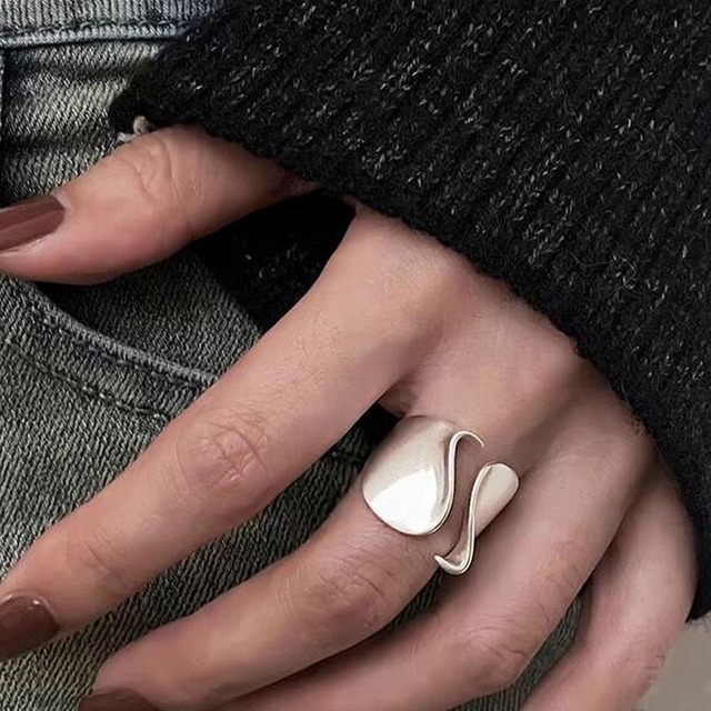 Curve Ring 00061