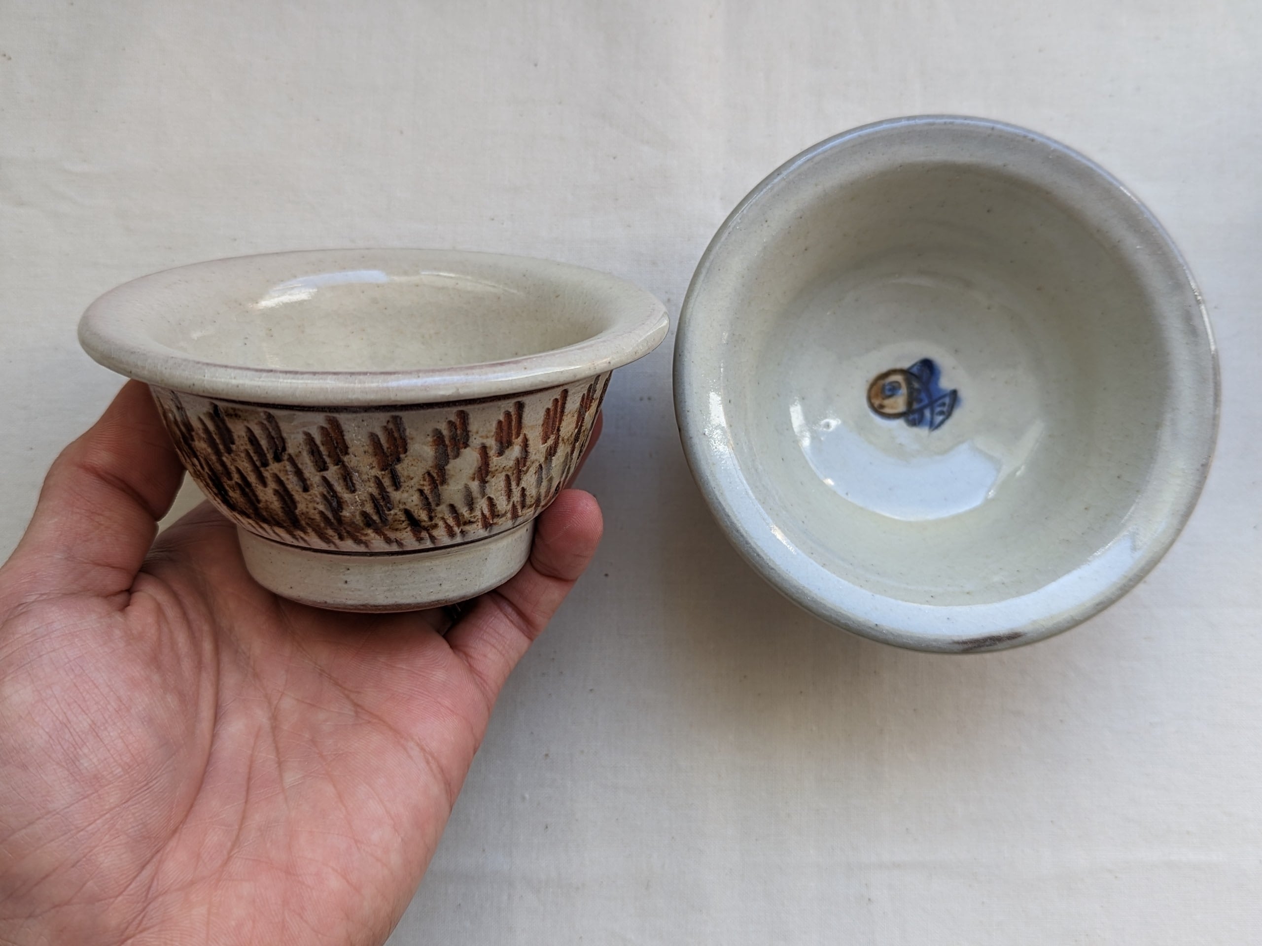 やちむん ワンブー3.5寸（飛鉋魚紋） | ノモ陶器製作所 | inoya