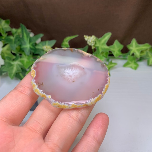 超透明☆モザンビーク産ローズクォーツ・うさぎさんの住処