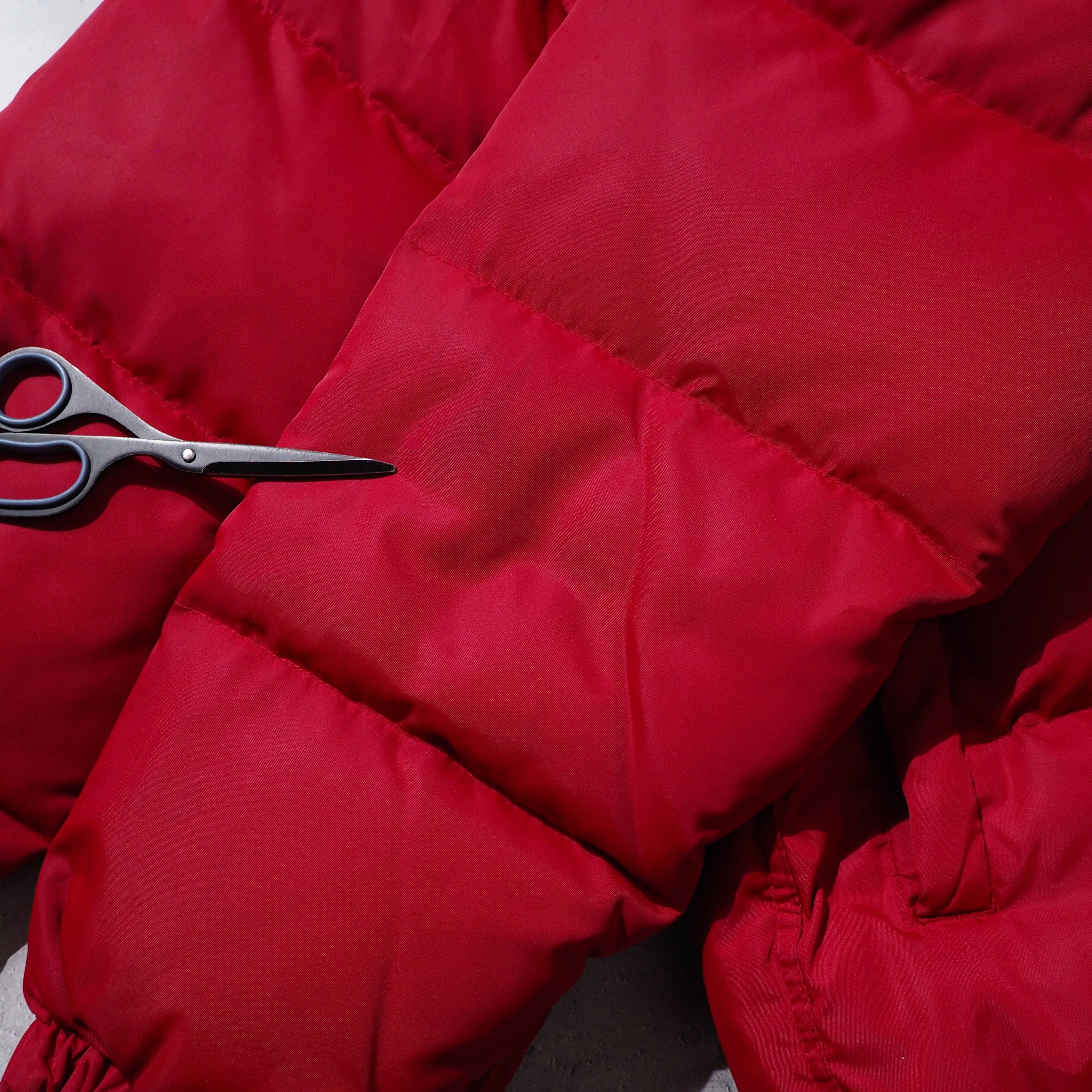 1990s ” Old GAP ” deep red color vintage loose silhouette full zip down jacket