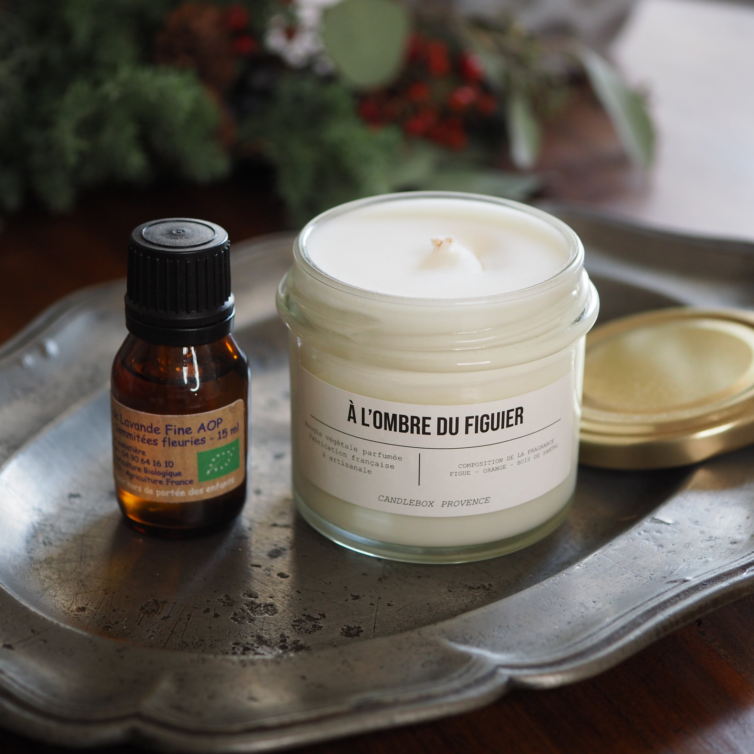 【プロヴァンスの夏の香りセット】南仏のキャンドル+ソー村の真正ラベンダー精油