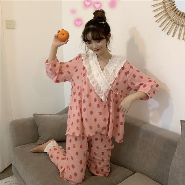 【韓国通販 dgo】strawberry pattern v-neck room wear（A0317）