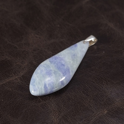 糸魚川翡翠 ラベンダー翡翠 しずく型ペンダントトップ 8.1g  lavender Jadeite drop pendant top