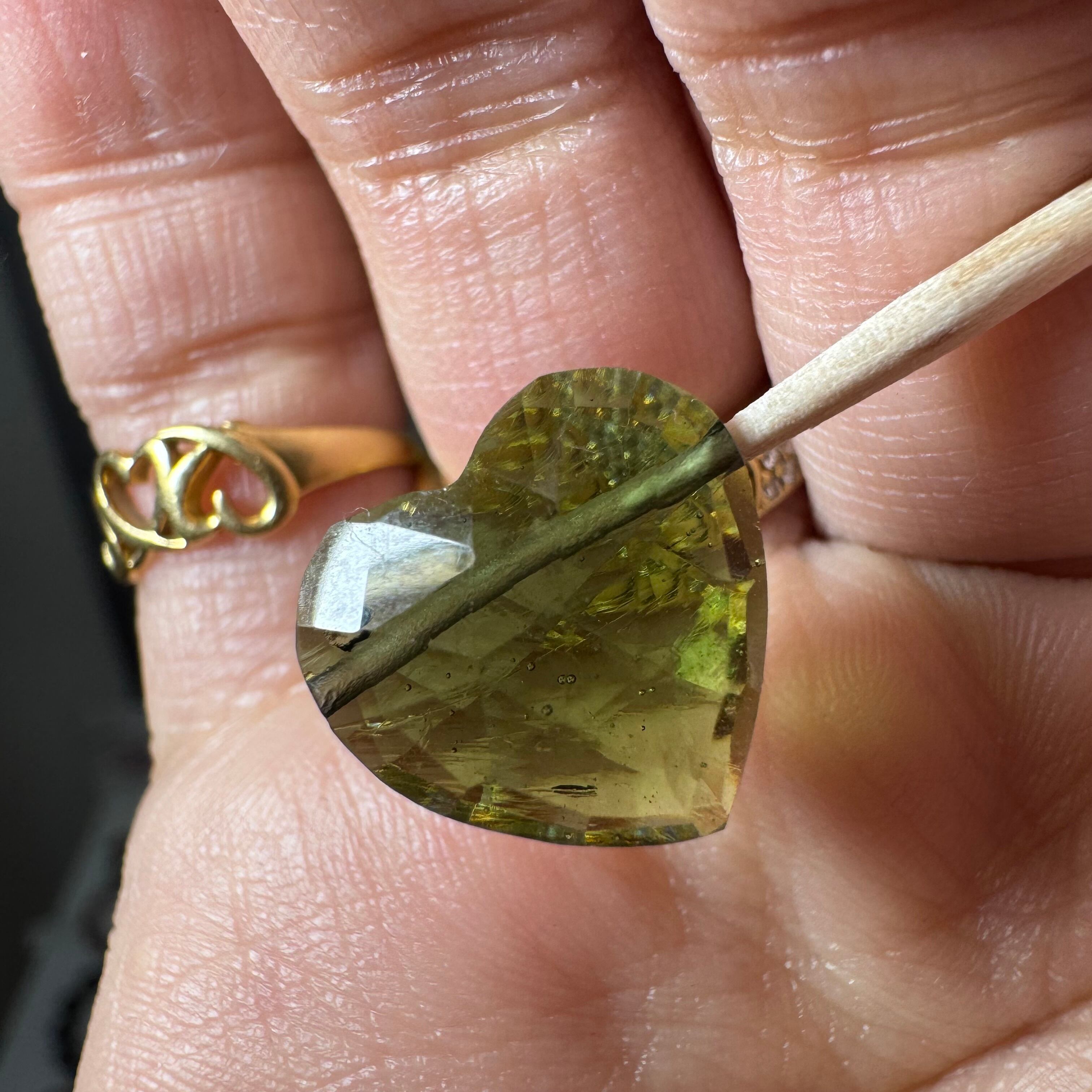 no.28 モルダバイト ハート 約14.2x13.6x7.2mm