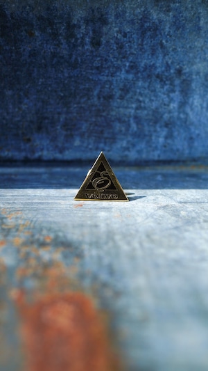 【VINTAGE】TIFFANY&Co. ティファニー VOLVO ボルボ トライアングル型 ピンバッチ 《シルバー925 ベルメイユ ヴィンテージ オールド メンズ レディース》