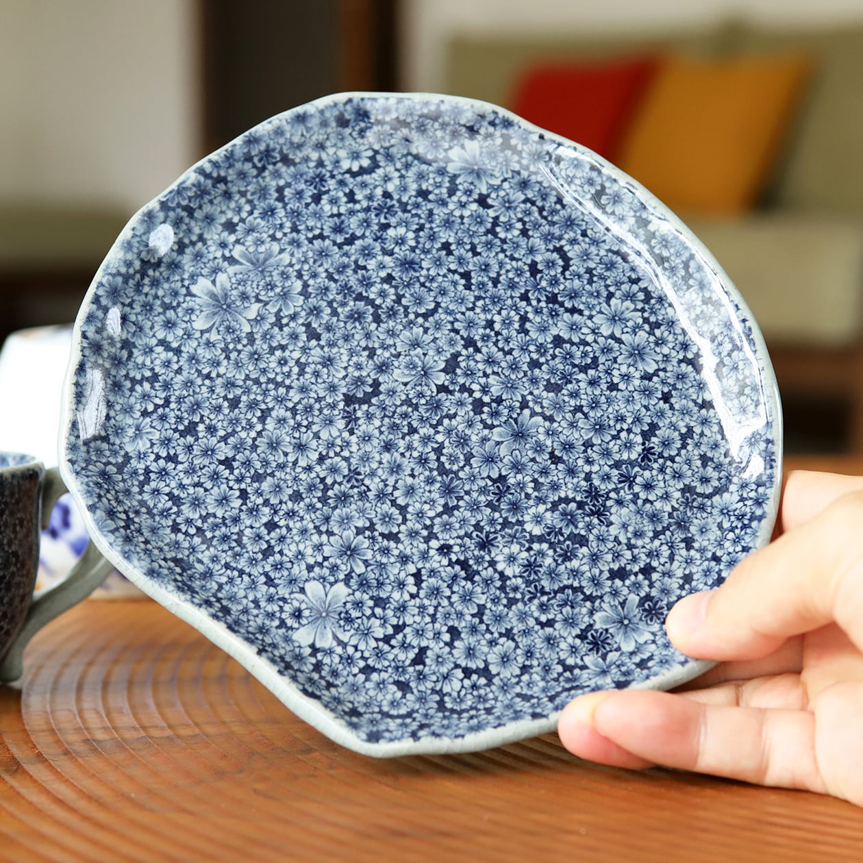 辻修窯 小花尽くし 珈琲碗皿 超絶技巧（有田焼） | にっこう生活館