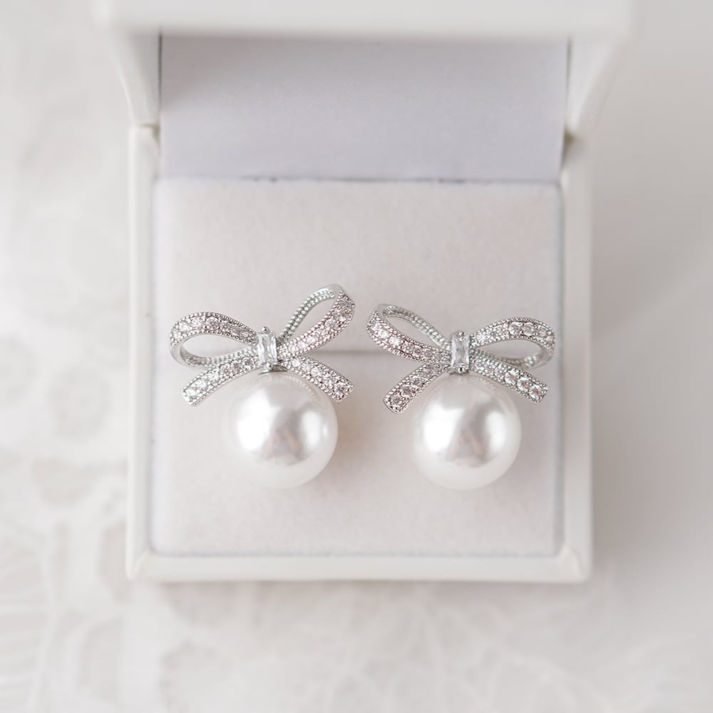 キュービックジルコニア ウェディングピアス リボンパール｜ブライダル