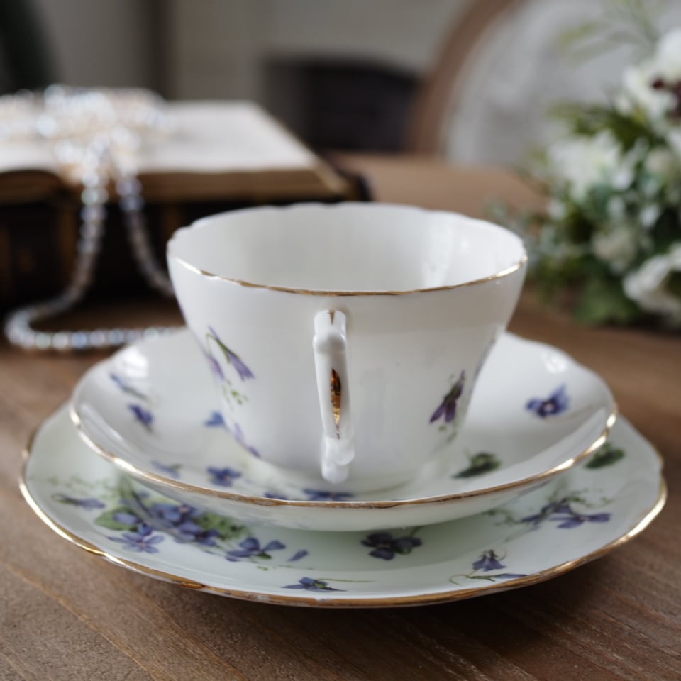 英国ハマースレイ ヴィクトリアンバイオレット トリオ カップ