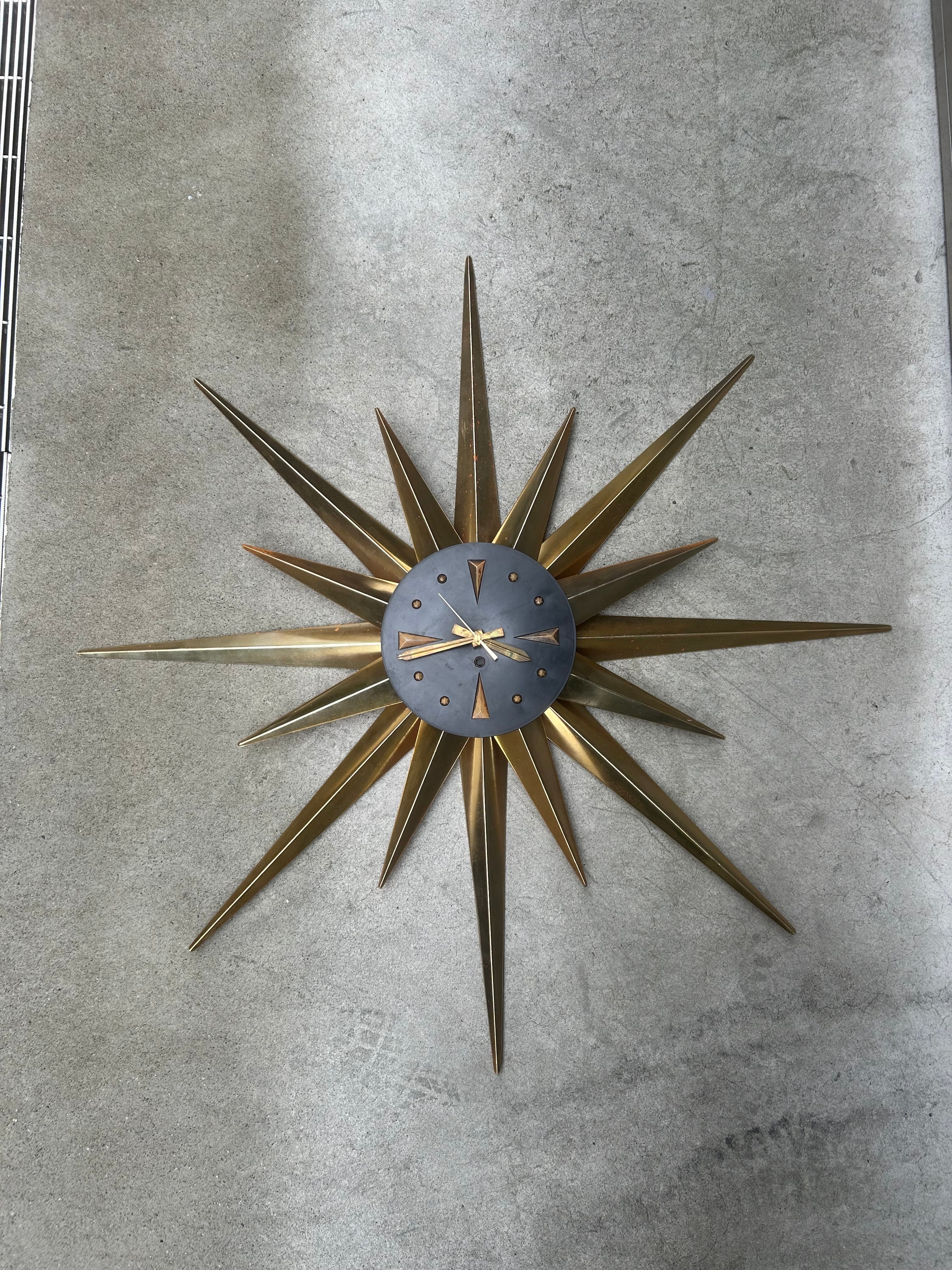 MIDCENTURY VINTAGE STARBURST WALL CLOCK