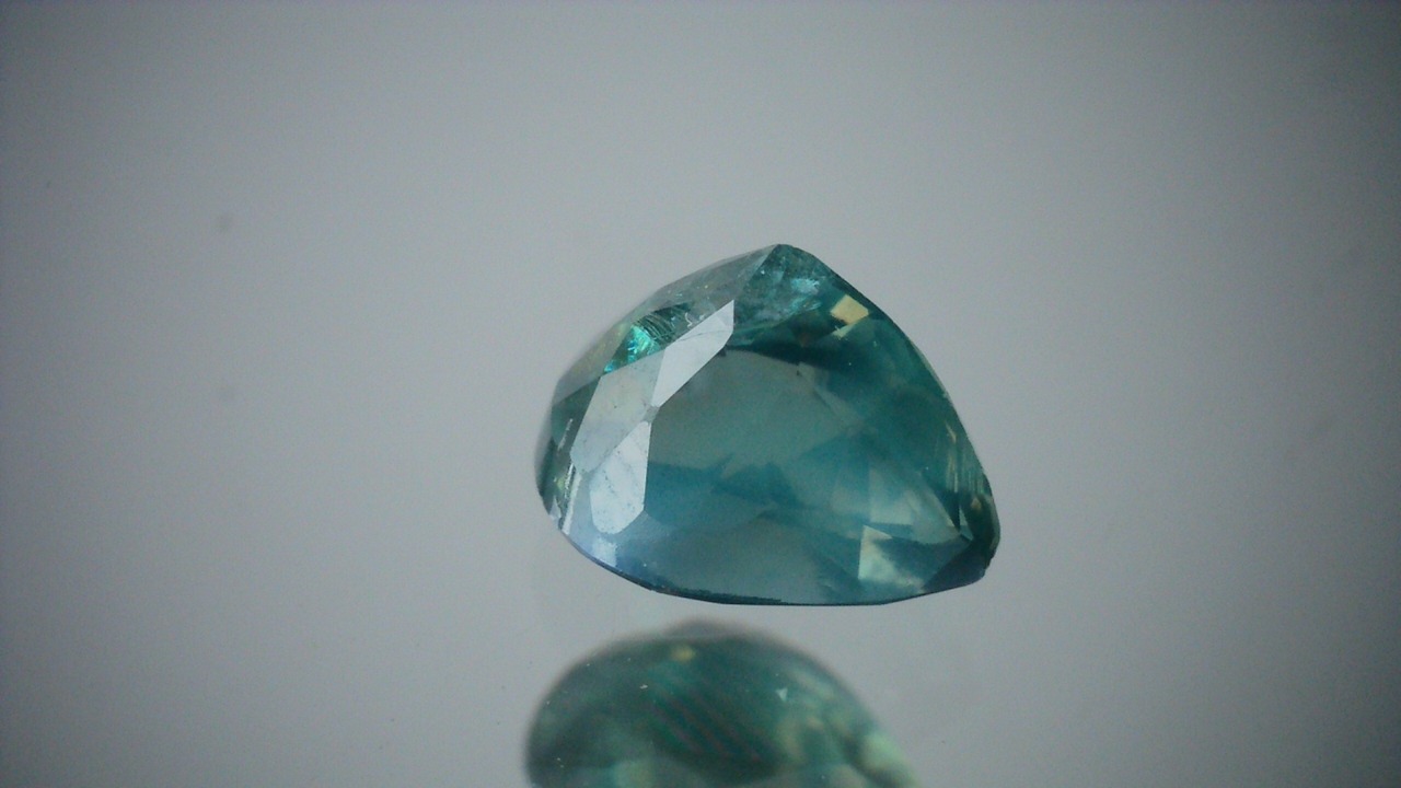 アレキサンドライト (IGI鑑別書付) 0.68ct 【D8-50】