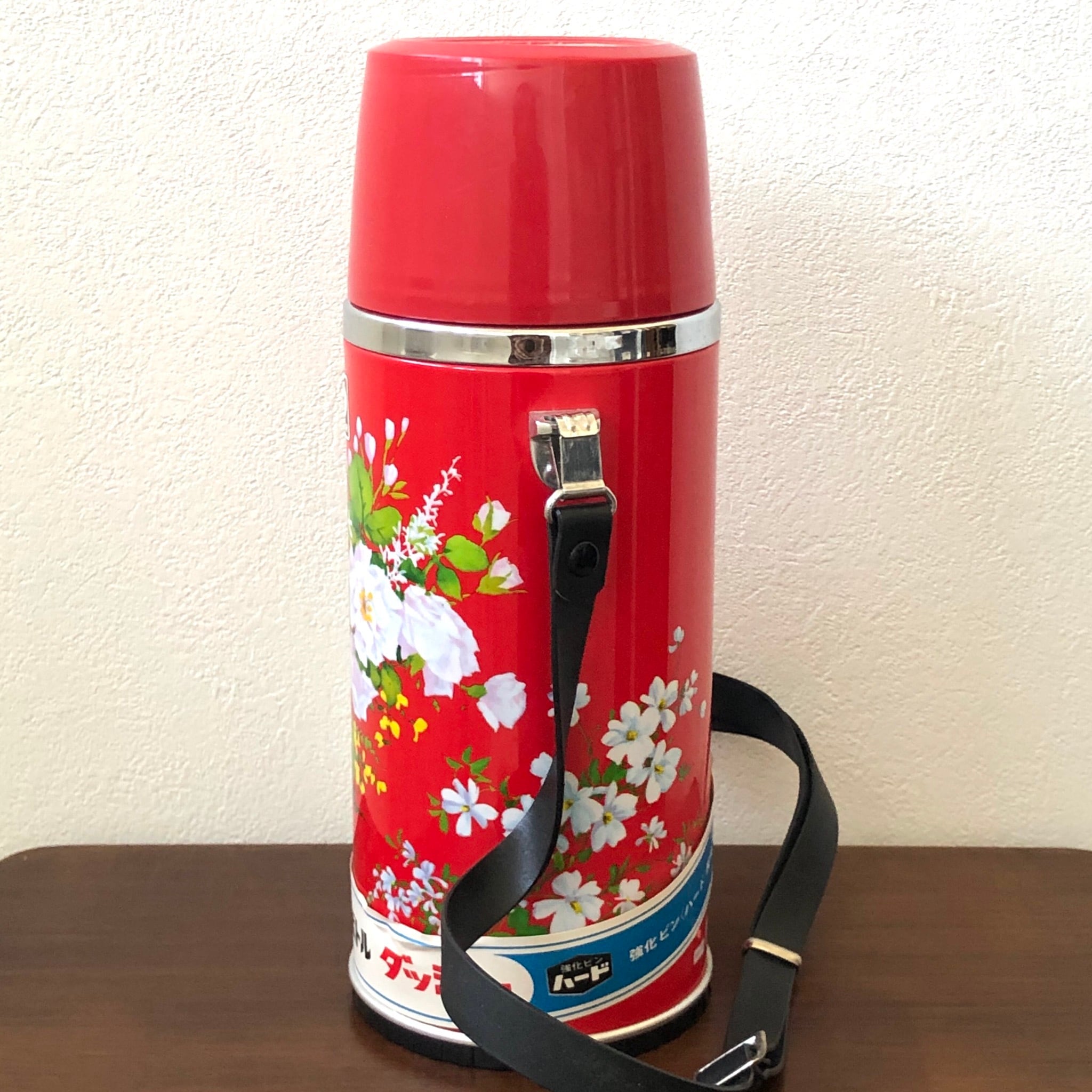 タイガー花柄の赤い水筒 | コルビジェ