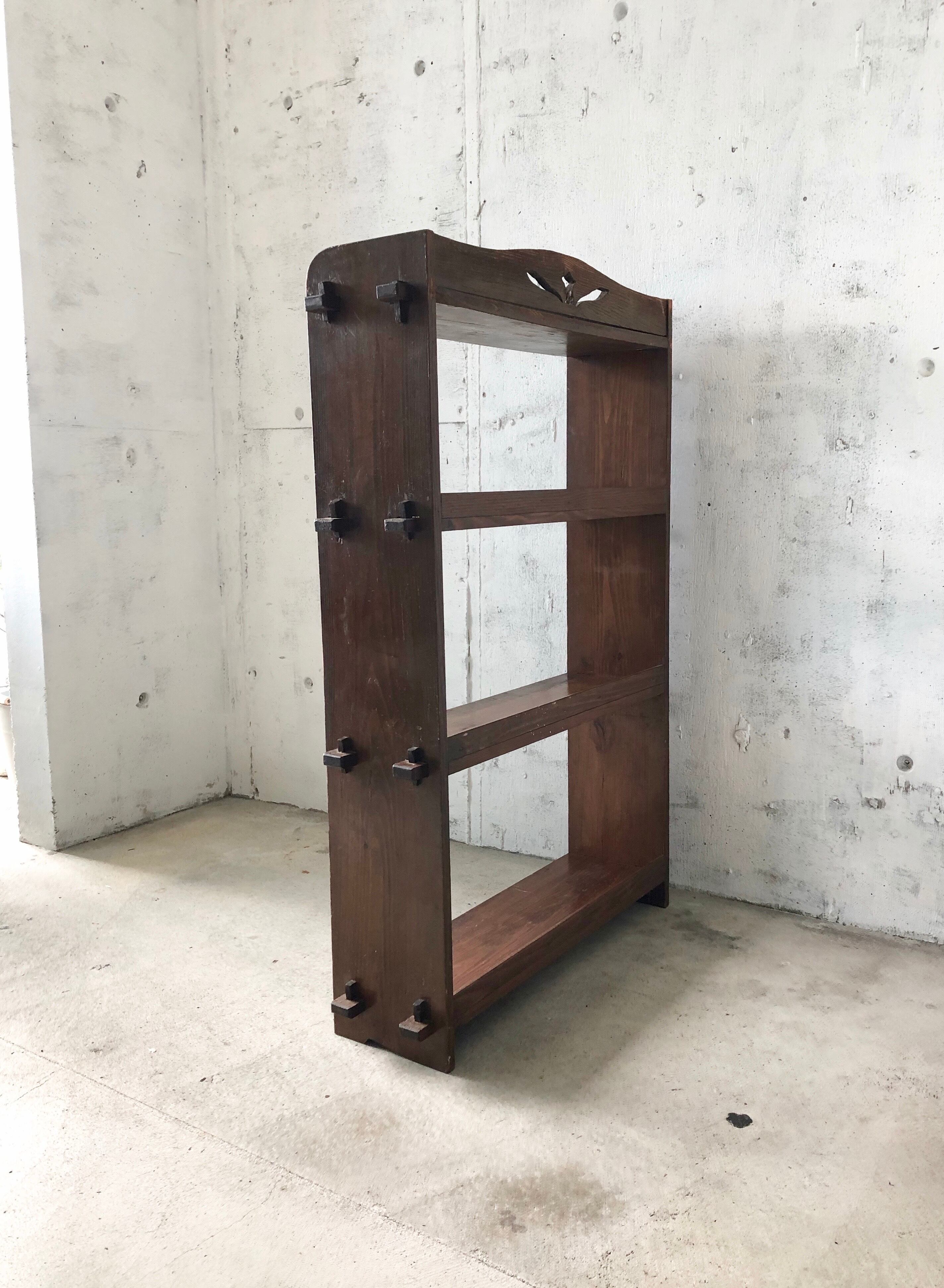 すっきりとした姿の楔棚［古家具］ | giraffes craft