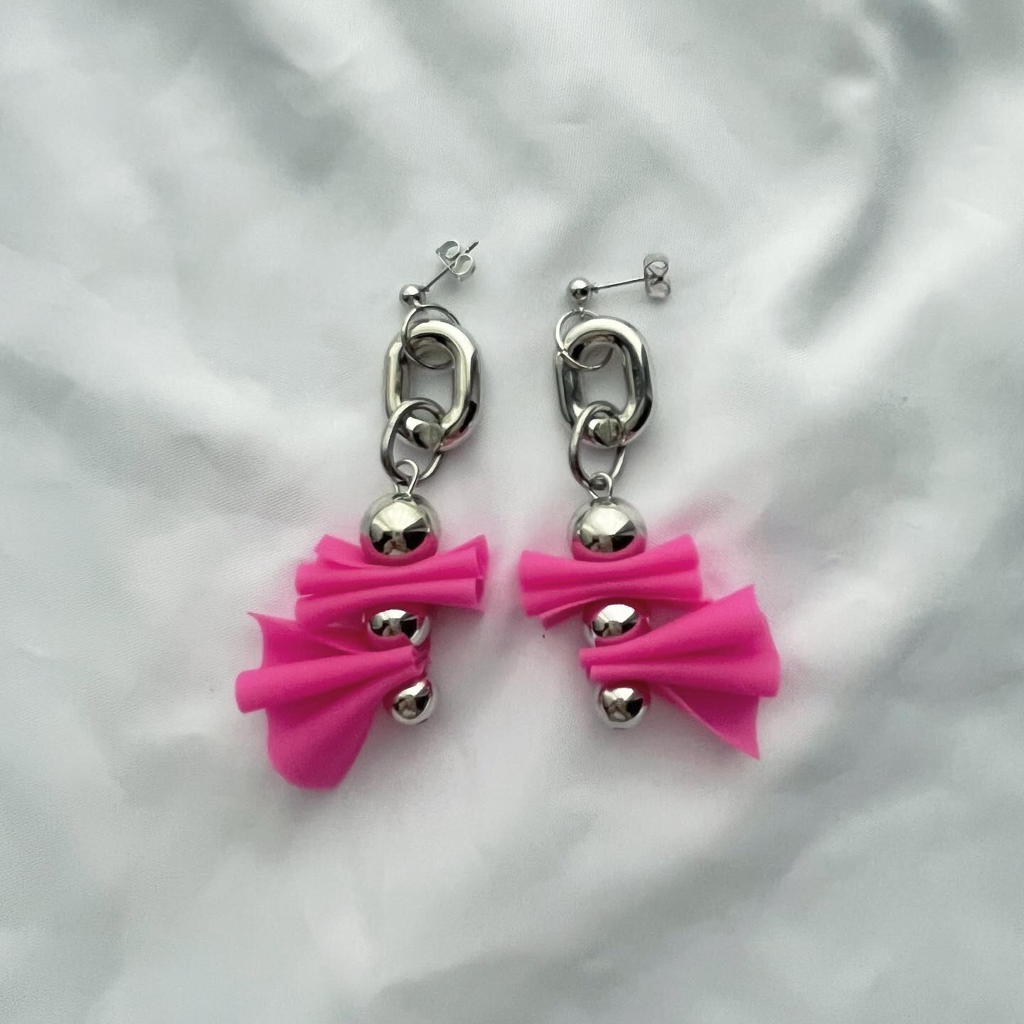 マット PVC ビニール ひらひら シルバー ピアス/イヤリング ブルー