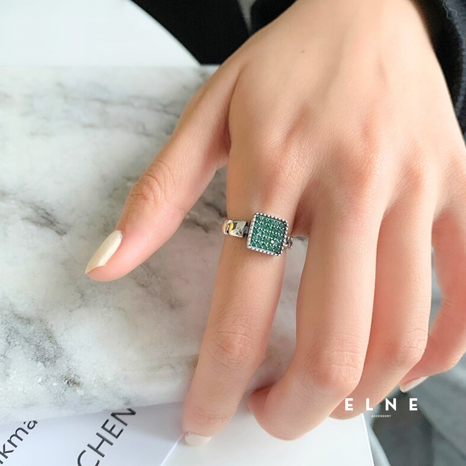 エメラルドグリッドリング