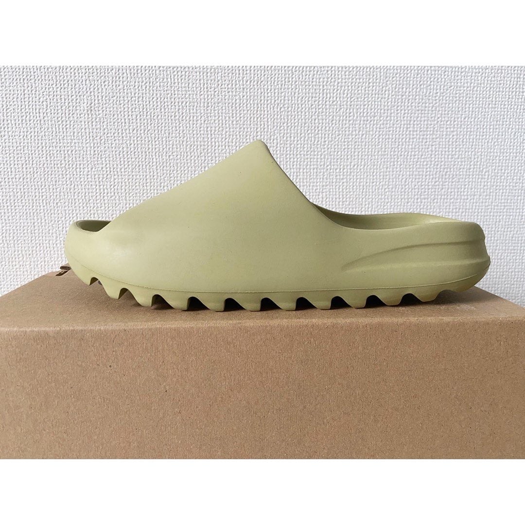 adidas YEEZY Slide "Resin"