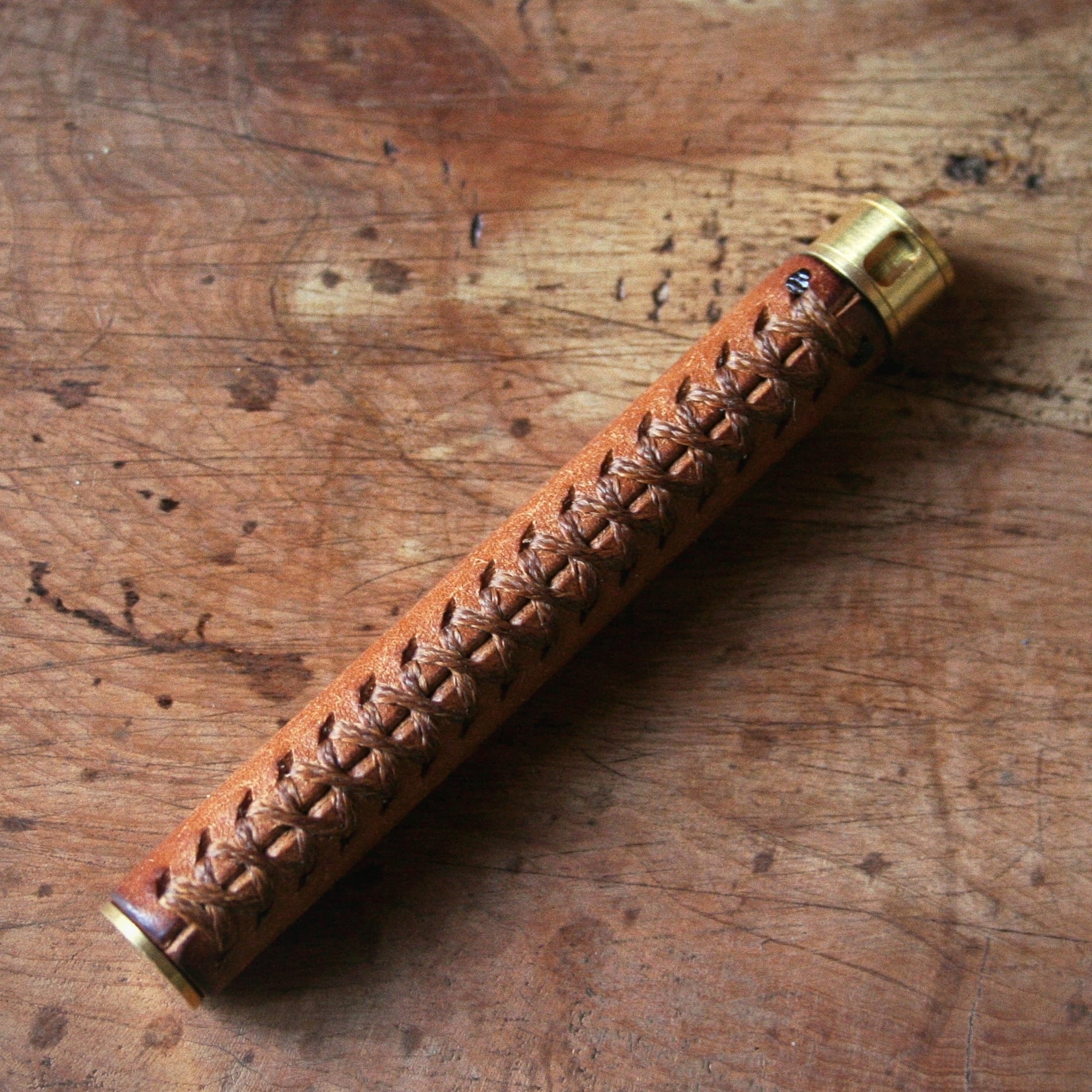 Schicksalシックザール硬度表示窓付き芯ケース革軸芯ケース 