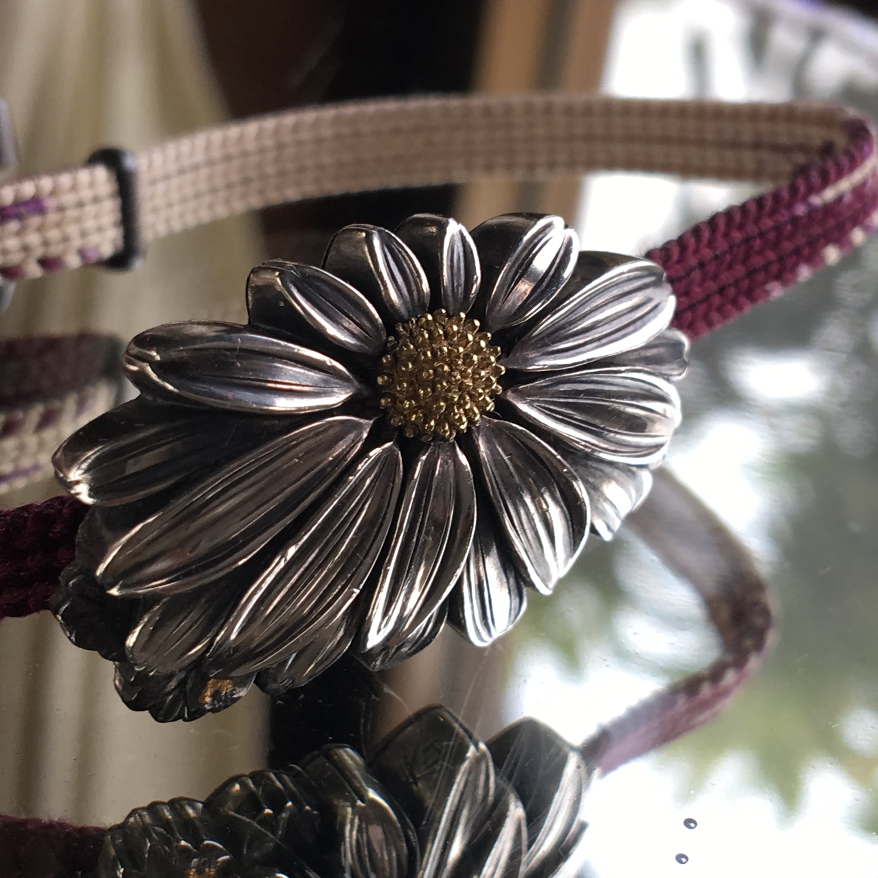 アンティーク 在銘金工 美しい菊の帯留め