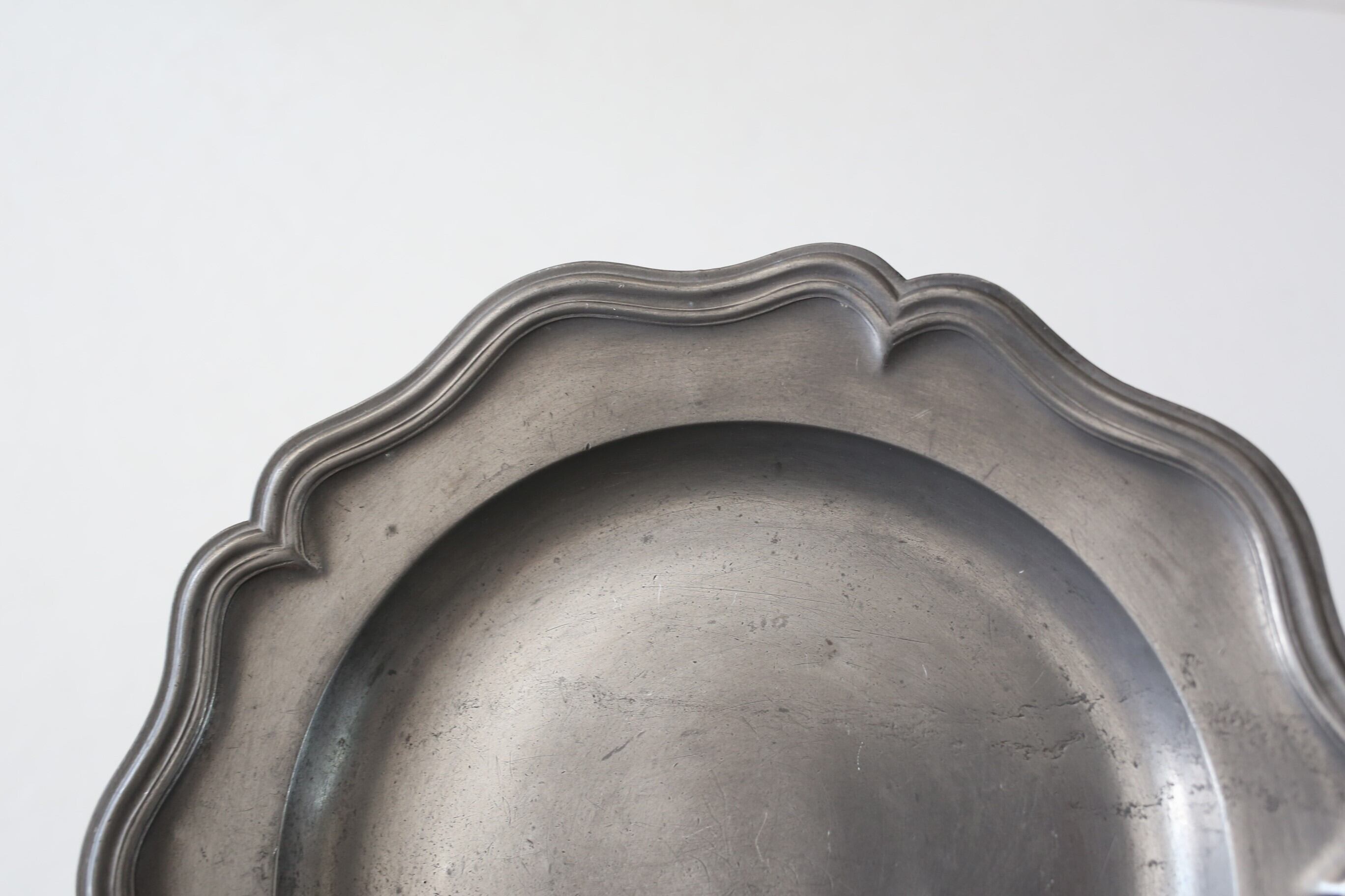 フランス アンティーク エタン ピューター 花リム 厚手で大きめの