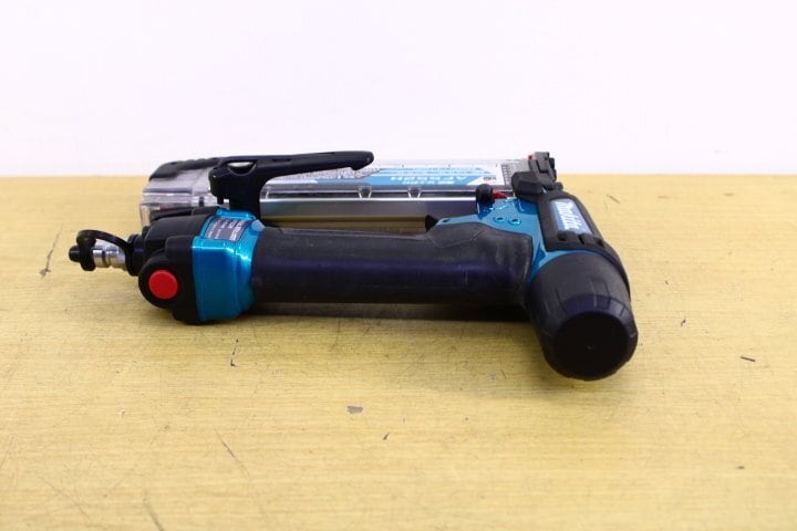 マキタ(Makita) 高圧仕上釘打(青) エアダスタ付 AF552HM - 2