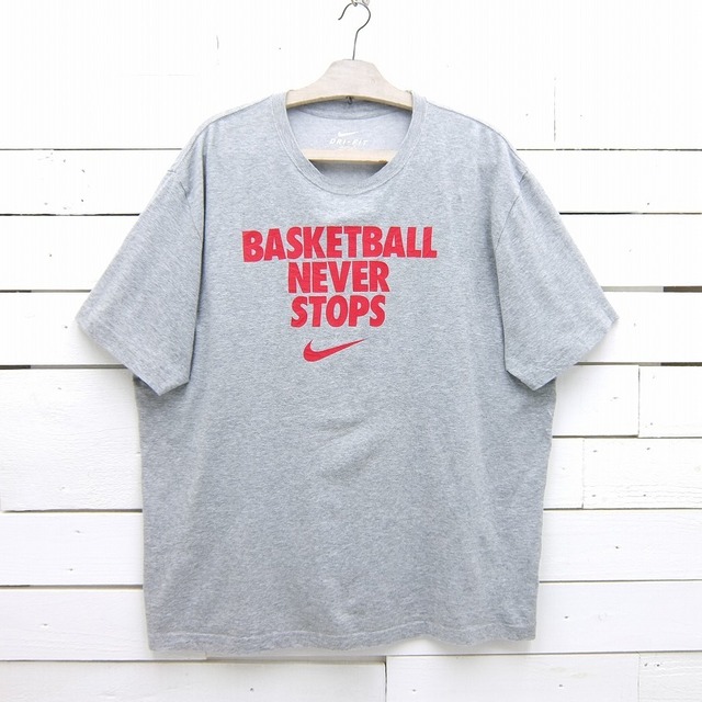 NIKE ナイキ “BASKETBALL NEVER STOPS” プリントTシャツ メンズ 2XLサイズ