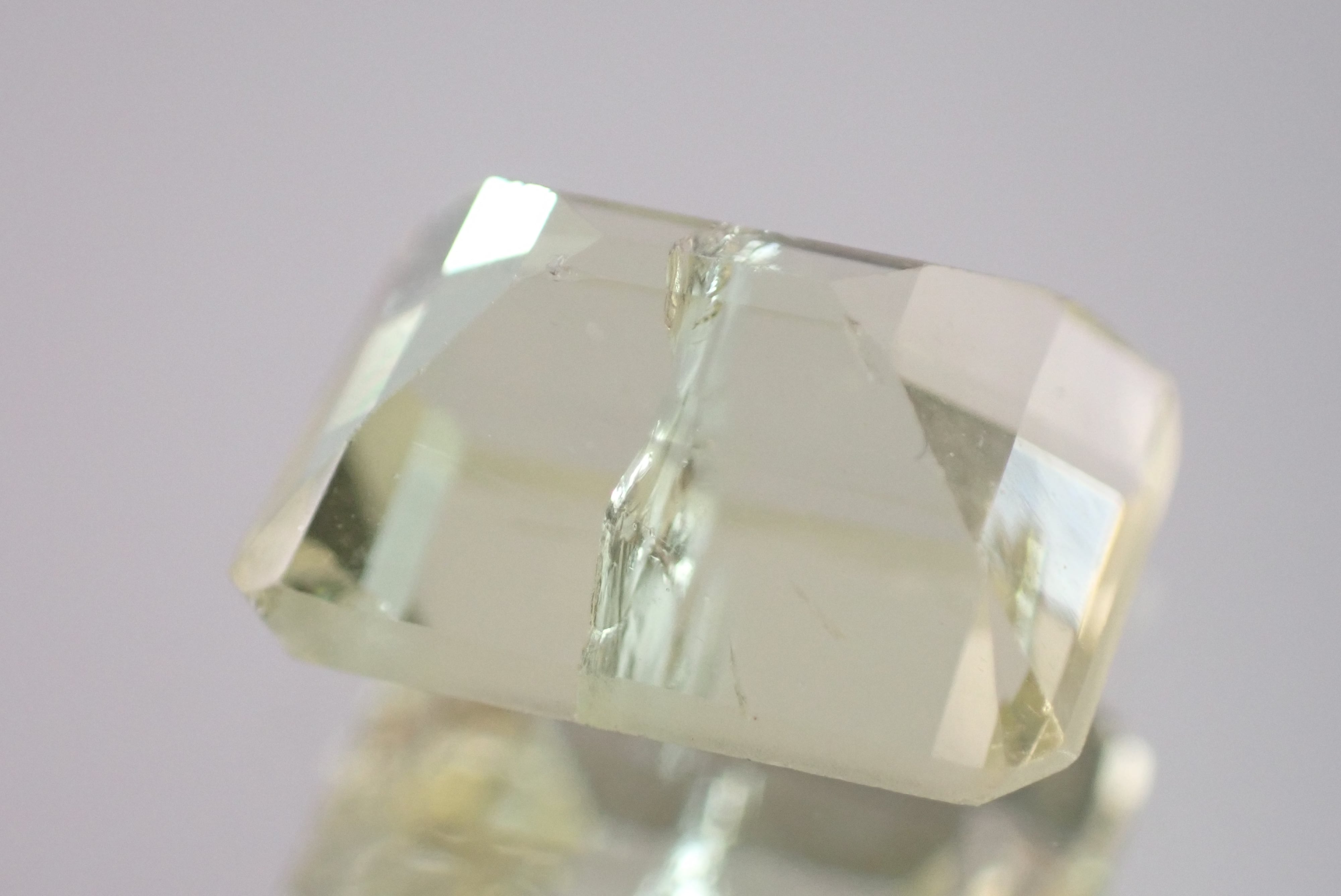 ヘリオドール(イエローベリル） 2.65ct [C12-351] | differencee
