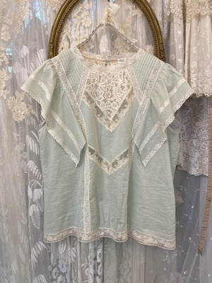 Frill Sleeve  Blouse of Vintage like lace