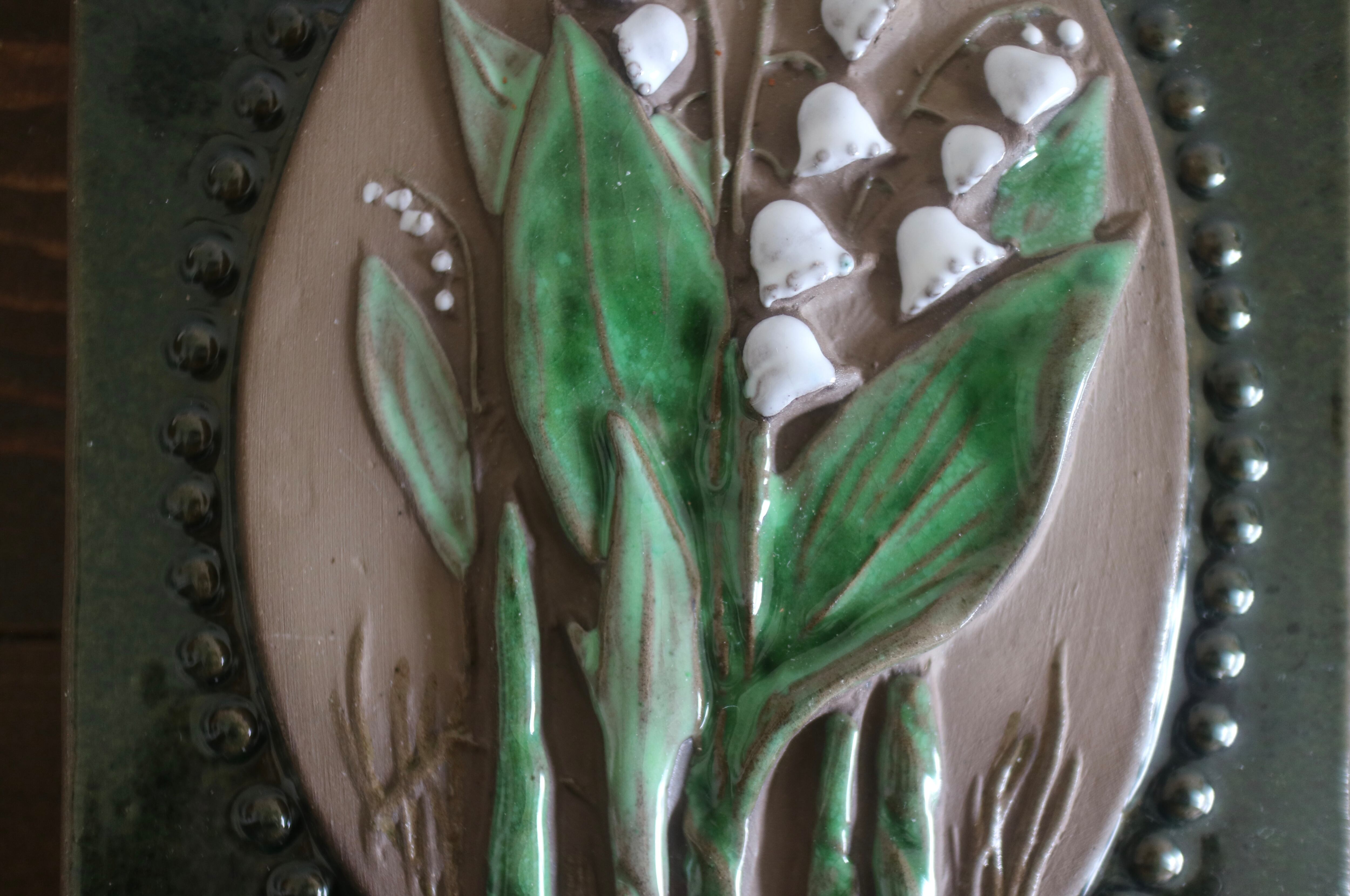 Jie Gantofta（ジイ・ガントフタ）　スズラン　陶板 Jie Gantofta ジィガントフタ / スズランの陶板 No.3094