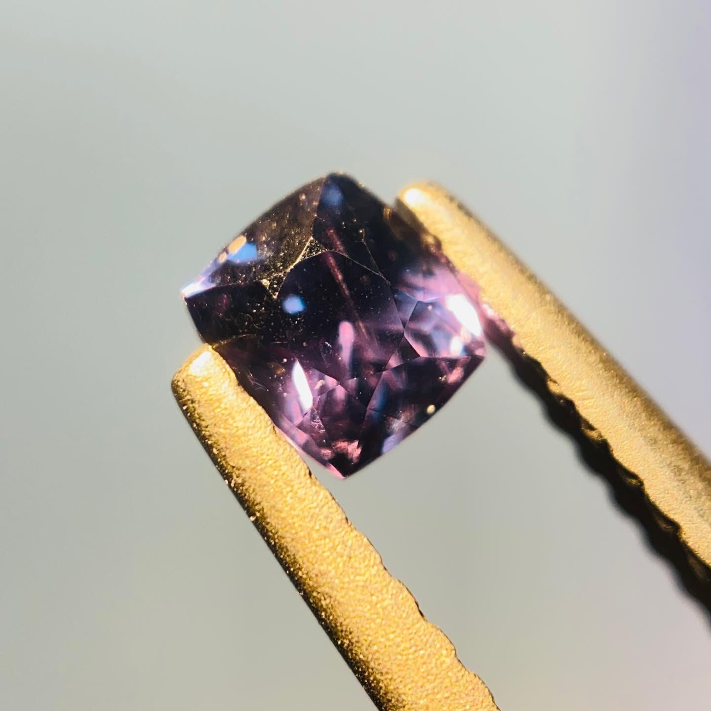 ミステリアスな3変幻　ベキリーブルーガーネット