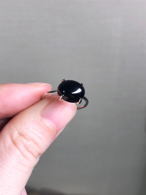 明るく跳ね除けるリング