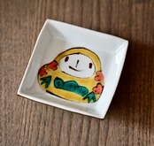 村田菜穂美作　「加賀起き上がり姫だるま」［2104130000065］角小皿