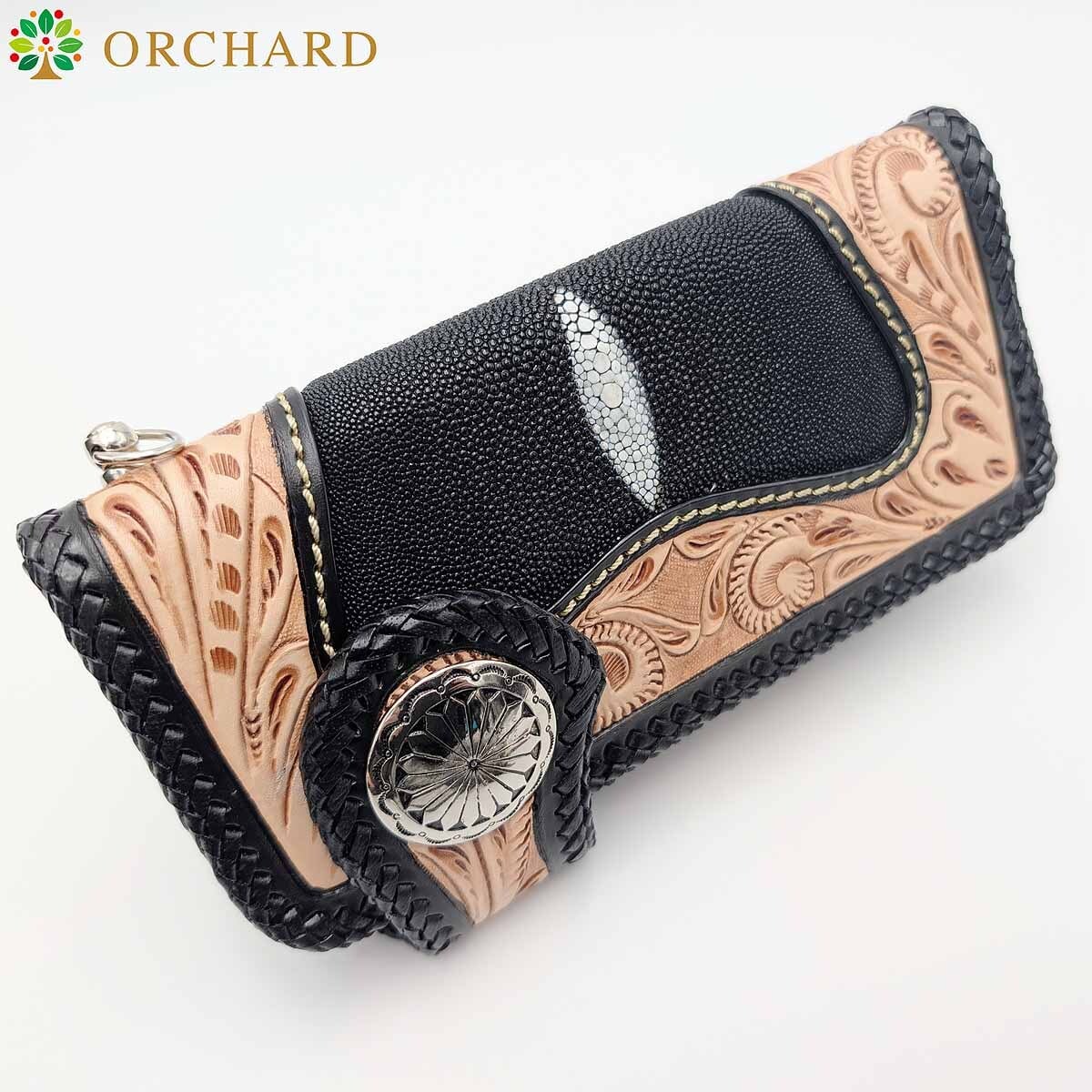 ミドルサイズ トラッカーウォレット 茶色×バラのカービング ミドルサイズ トラッカーウォレット 茶色×バラのカービング トラッカー