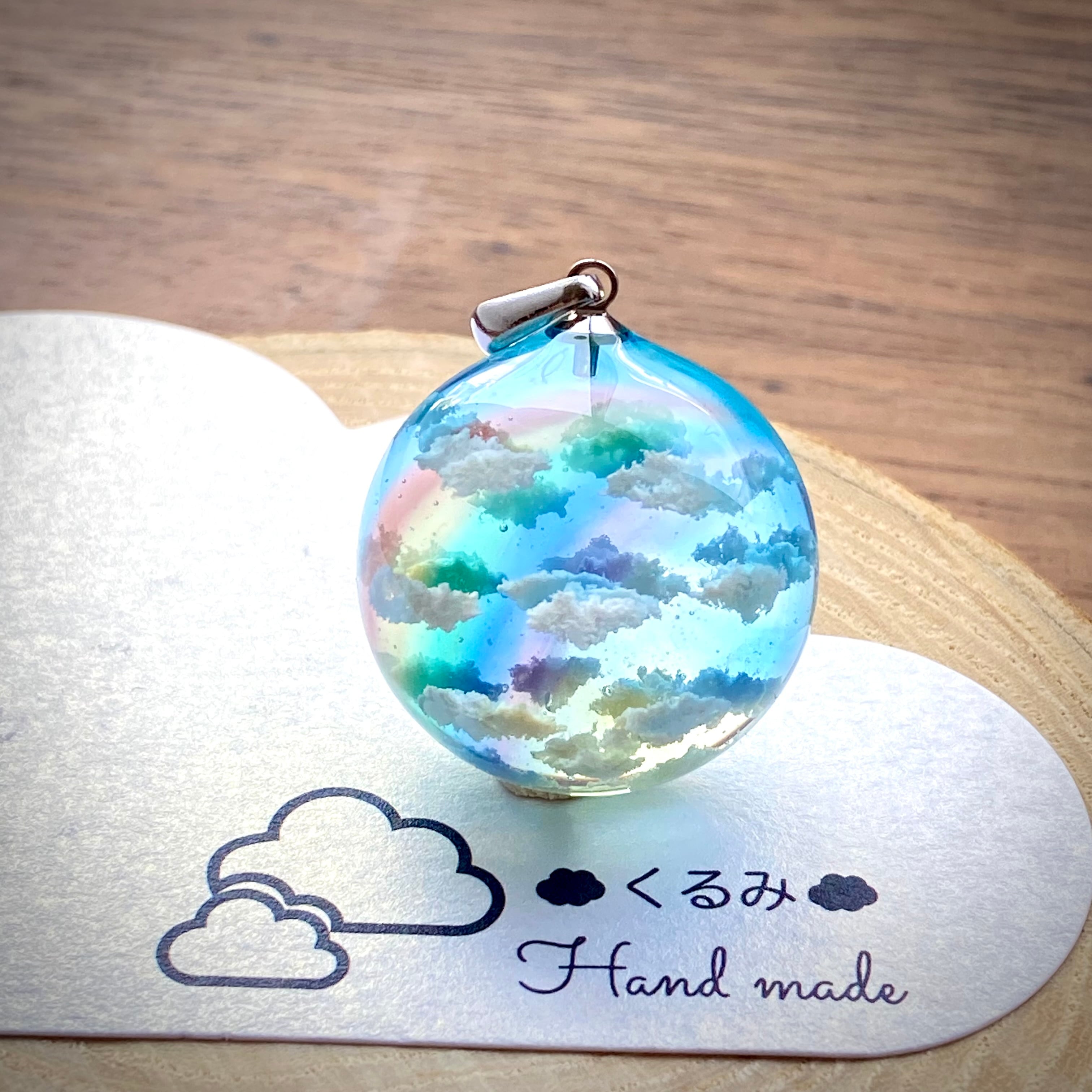 半球の雲レジン 虹の空 バチカン付 F