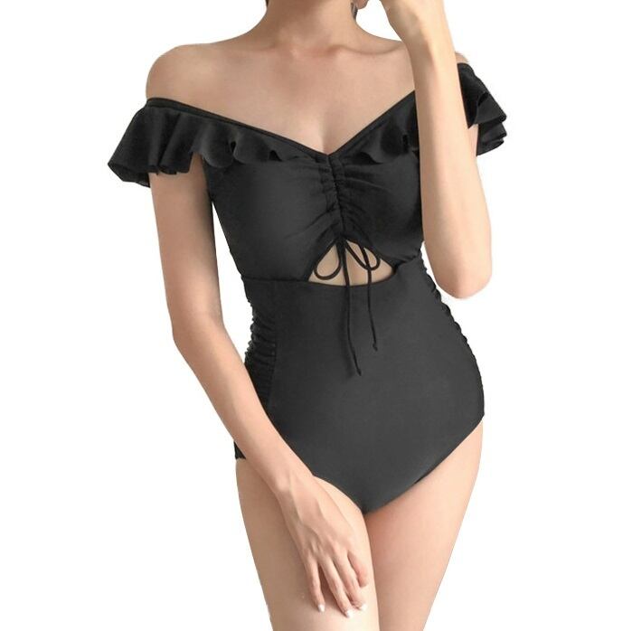 水着 黒 ワンピース 肩フリル 胸元リボン Vネック 体型カバー ハイウエスト ワントーン 無地 シック 可愛い キュート おしゃれ 大人 プールサイド 海 ビーチ リゾート デート Sea Sign Post