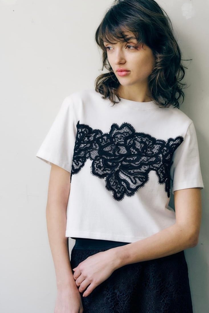 anana 3カラー展開 刺繍トップス Tシャツ レースアクセント | Cherry