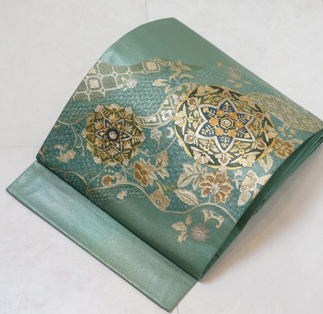 汕頭刺繍 螺鈿 唐花 華紋 袋帯 裏葉色 黄緑 200 | PAY ID