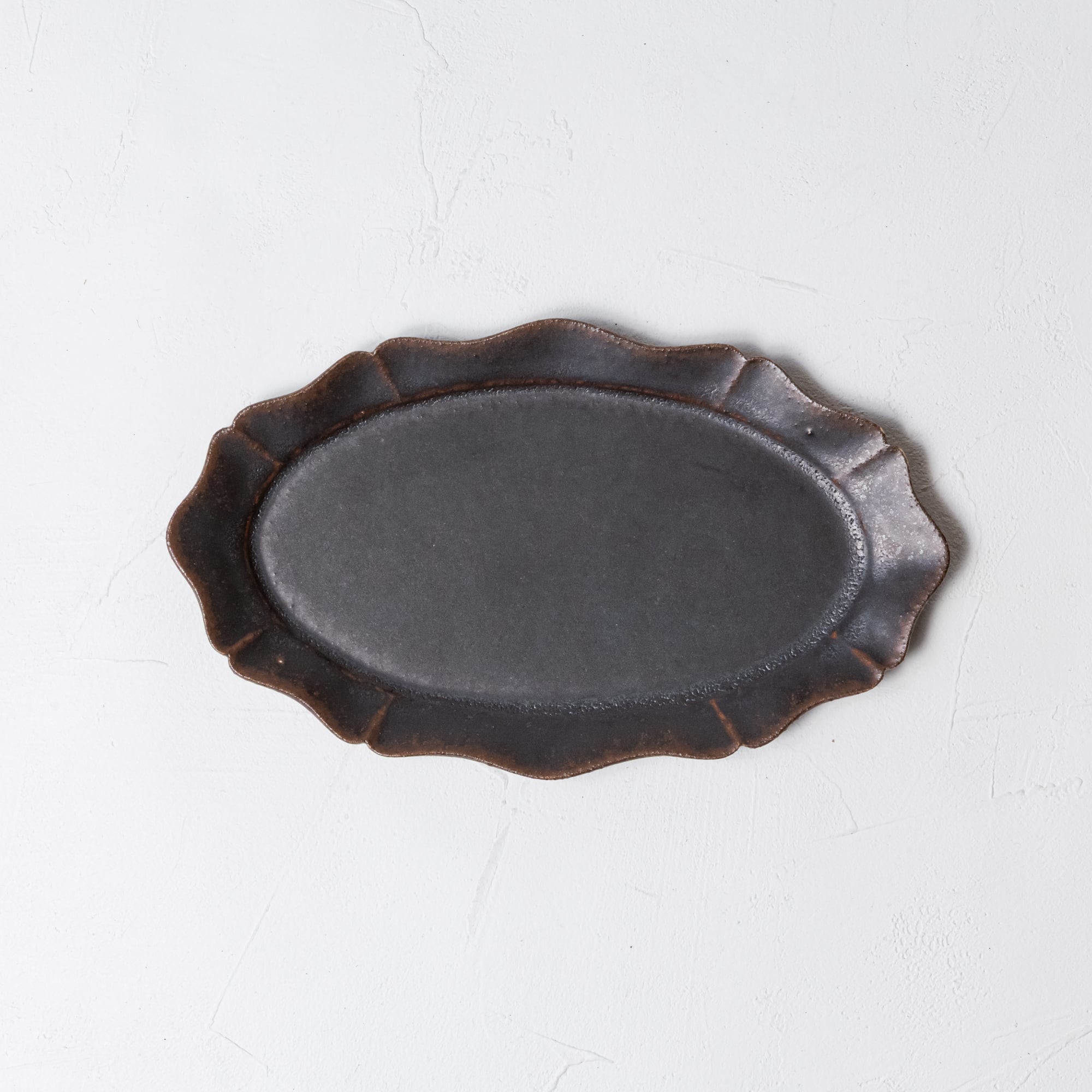 大原拓也］しのぎ6寸リムプレート（粉引） | UTSUWA KESHIKI