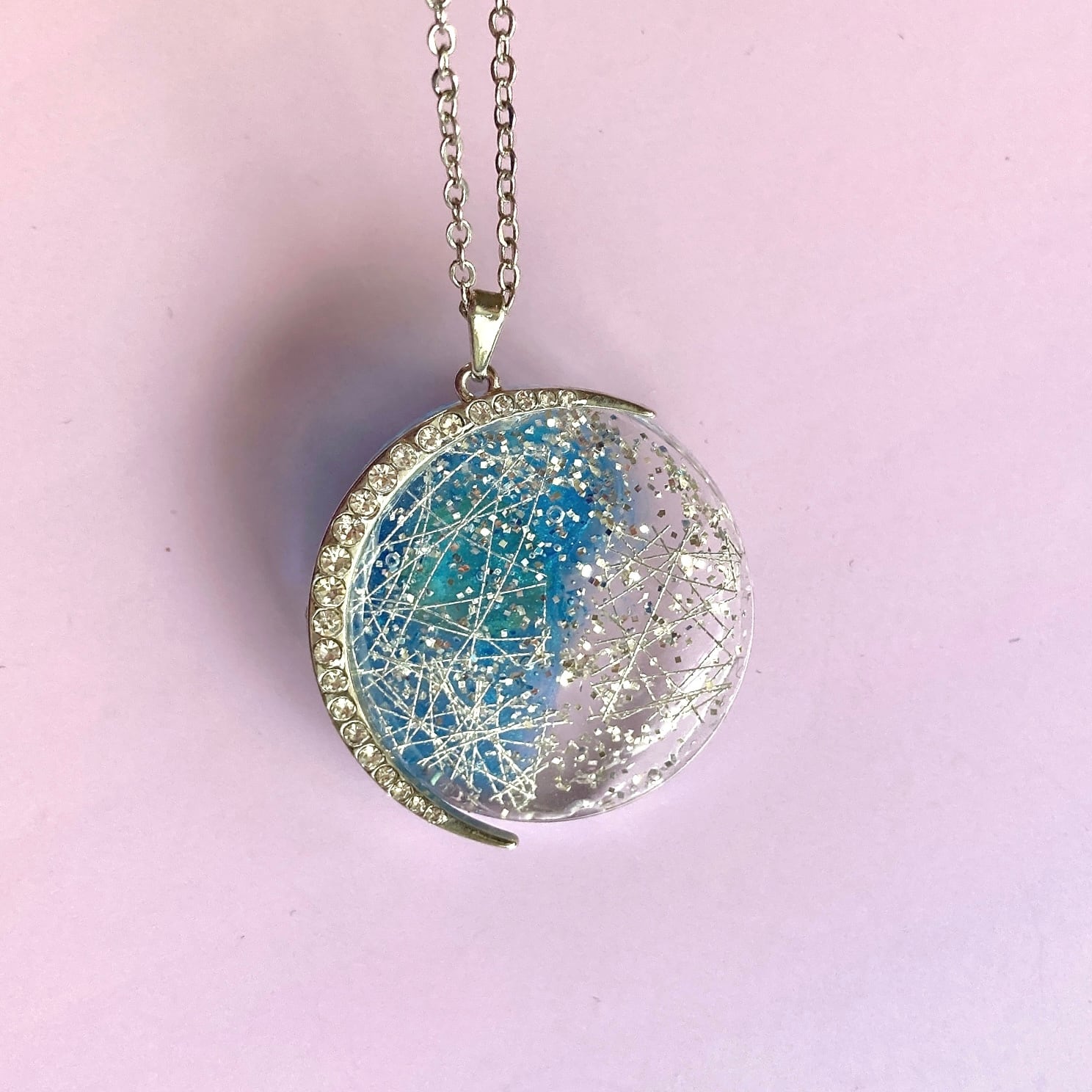 【内宇宙と繋がる】癒しと結界のお守り×ストロベリークォーツ✨浄化　瞑想　慈愛✨ 希望のお守りコレクション〜神秘の地球ロングネックレス | 【Akaneiro