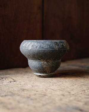 植木鉢 / 菊地亨